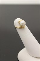 10ct gold ring with pearl