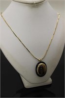 18ct gold chain with