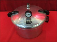 Presto Pressure Canner/Cooker 16 QT Model 7B