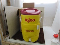 Igloo 5 Gallon Industrial Cooler and Box
