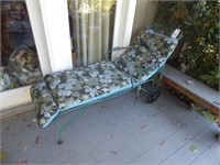 Metal Outdoor Lounge Chair with Cushion