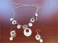 NECKLACE AND PAIR OF EARRINGS