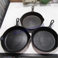 Cast iron skillets (3)