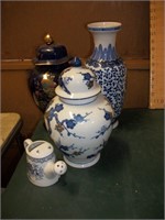 Blue and white Glass lot