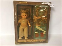 Vintage Betsy McCalls Doll w/Beauty Box, NIB