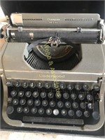 Underwood typewriter in case