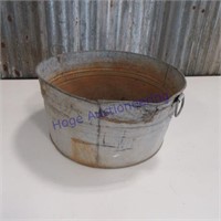 Round galvanized wash tub