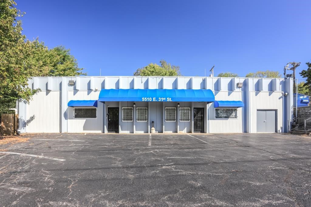 No Reserve Commercial Auction: Centrally Located Office