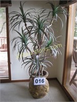 DECORATIVE TREE IN STONE POT