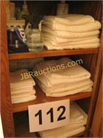 WHITE TOWELS WASH CLOTHS AND HAND TOWELS