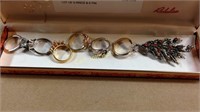 LOT OF 6 RINGS & A PIN