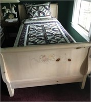 Twin Sleigh Bed Impressions