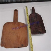 2 wood boards w/handles