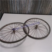 Anitique wire-spoked wheels