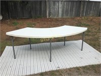 6' Serpentine Plastic Folding Table