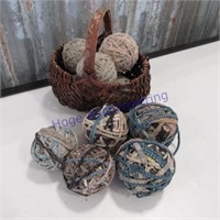 Small basket w/rag yarn balls