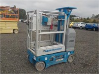 2002 Genie GR-12 Runabout Manlift