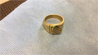 Gold tone men's ring marked 750 18k , size 11 1/2