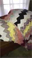 Quilt top polyester machine stitched