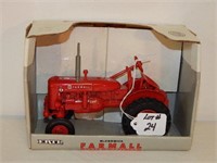 McCORMICK FARMALL BY:ERTL 1/16 SCALE