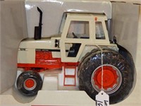 CASE 1370 TRACTOR 1/16 SCALE DEALER EDITION