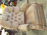 ROSE COLORED UPHOLSTERED RECLINER