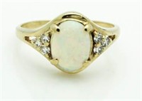 14kt Gold 2.10 ct Opal & Diamond Ring