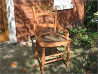 ANTIQUE PROJECT CHAIR