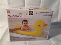 INFLATABLE SAFETY DUCK TUB