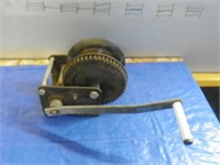 Hand cable winch