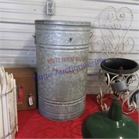 Galvanized tank with lid