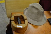 hat stretcher & hat