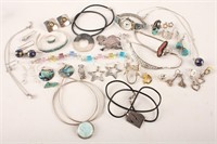 LARGE MIXED LOT OF LADIES STERLING SILVER JEWELRY