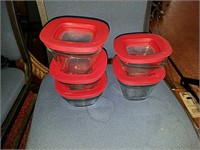set of 5 Rubbermaid small glass dishes with