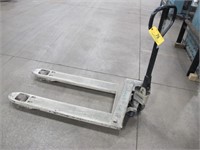 Crown 5,000 Lb Cap Hydraulic Pallet Jack