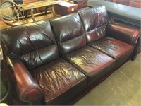 3 SEATER MORAN BURGANDY LEATHER COUCH