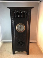 OAK CASED MANTLE CLOCK