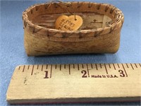 Small Birchwood basket in excellent condition 3" x