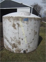 1500-gallon poly water tank - good