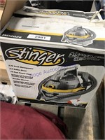 Stinger 2.5 gal wet/dry vac w/ box