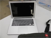 MACBOOK AIR LAPTOP (NO CORDS) WITH COMPUTER BAG