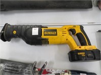 DEWALT SAWZALL WITH BATTERY, NO CHARGER