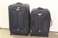 Concourse Luggage Set on Wheels
