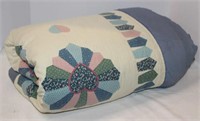 Patchwork Quilt and 2 Sheets