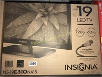 INSIGNIA $130 RETAIL 19" LED TV