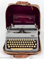 Vintage Royal Diana Typewriter w/ Case