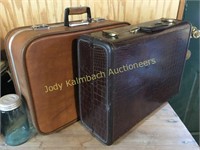 Great pair of old suitcases