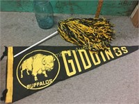 Vintage Giddings Buffalo football pennant