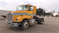 1990 Freightliner FLC112 Day Cab Truck Truck Tract