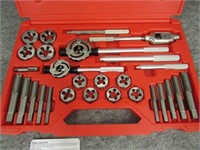 "New" Snap-On 25 Piece Metric Tap and Die Set-
